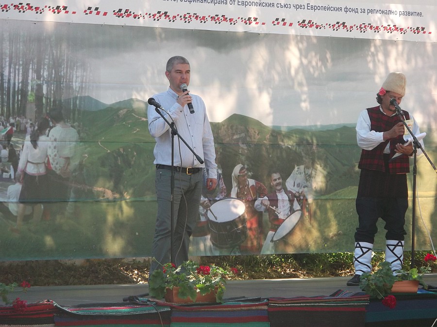“Камчийска лилия” на Фестивала “Аврен пее и танцува”